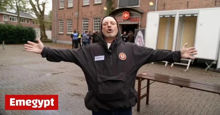 English Fans Celebrate in Deventer While Struggling to Name a GAE Player Koeman Perhaps