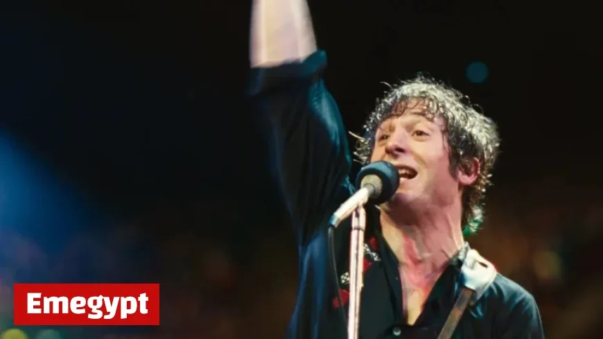“Springsteen’s ‘Deliver Me from Nowhere’ Reins in the Boss”