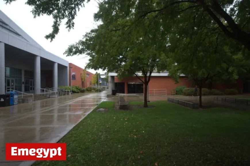 Two Los Rios Campuses to Shut Down Bookstores