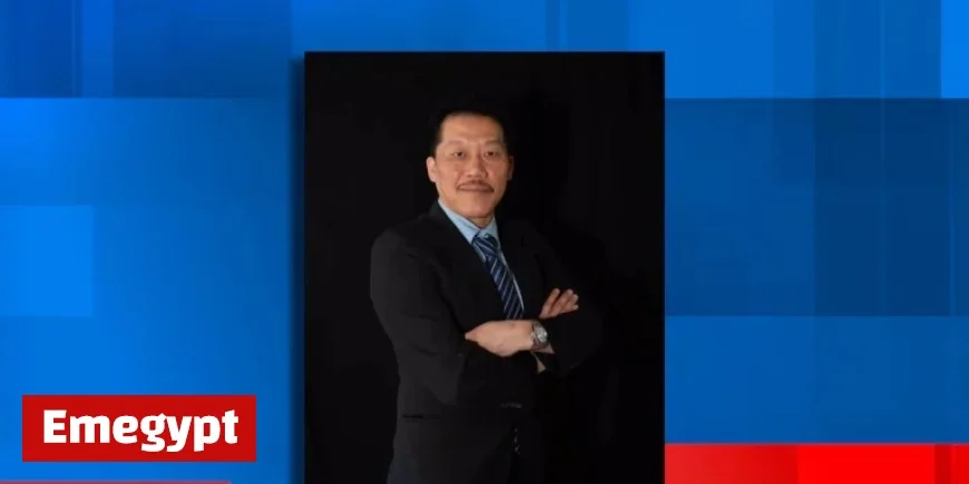 Whitmer Pardons Hmong Refugee Held by ICE, Aiding Nonprofit Efforts