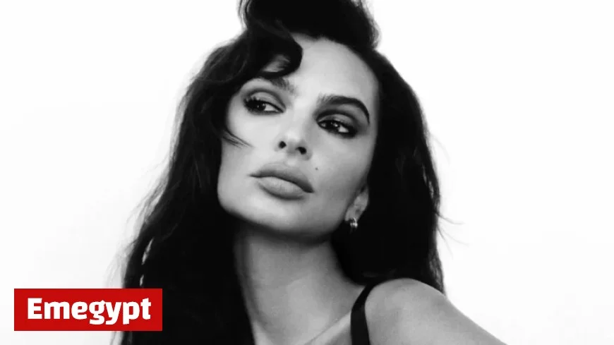 Emily Ratajkowski Poses Topless in Bold and Sensual Photoshoot