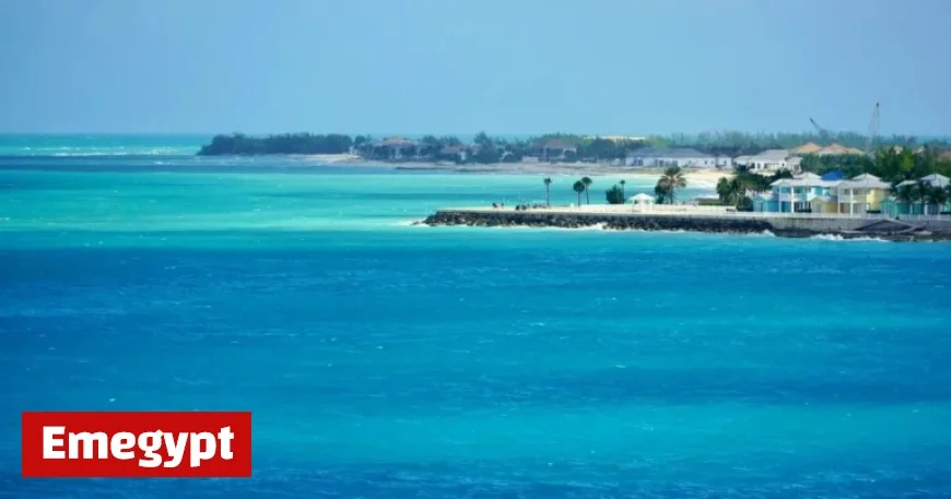Bahamas Police Arrest 8 Americans, Seize Guns and Cash from Docked Boat