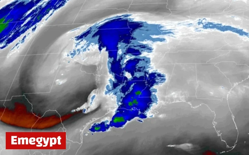 Powerful Thunderstorm Hits Texas, Leaving Thousands without Electricity