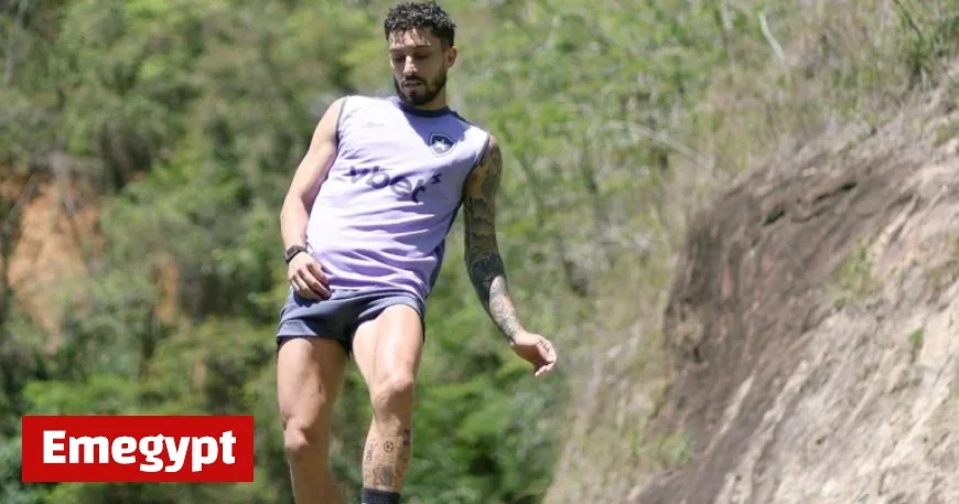 Alex Telles Returns to Botafogo for Santos Match; Six Players Rejoin