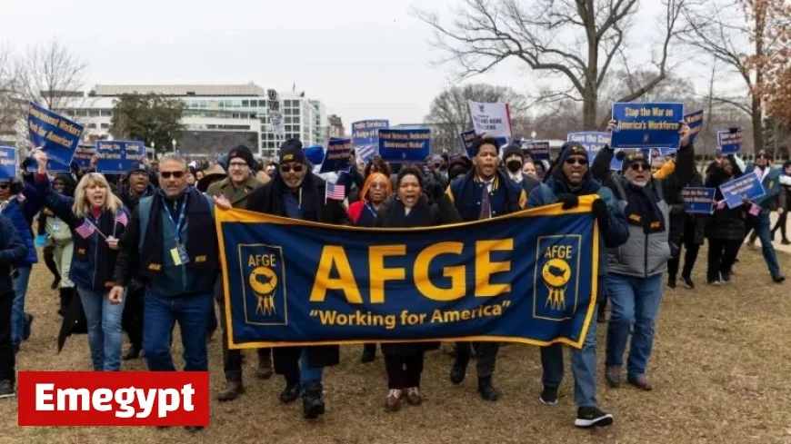 Democrats Unmoved by Federal Workers’ Union Call to End Shutdown