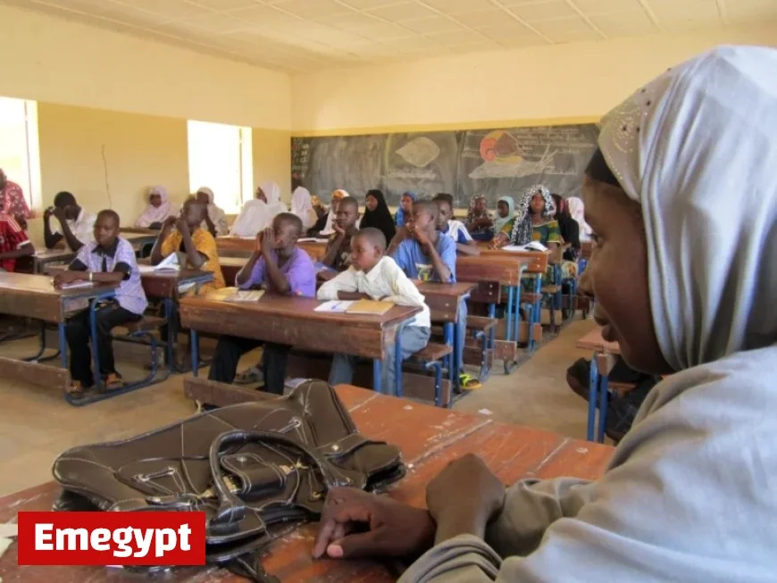 Mali Closes Schools Amid Fuel Blockade Crisis by Fighters