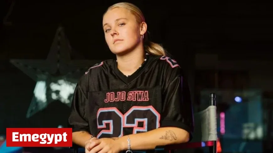 Video: JoJo Siwa’s Evolution Unveiled – From Iconic Costumes to Dazzling Choreography