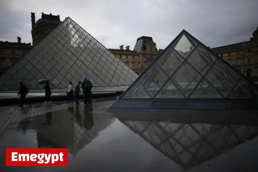 Former thief reveals he alerted Louvre to vulnerabilities in crown jewels security