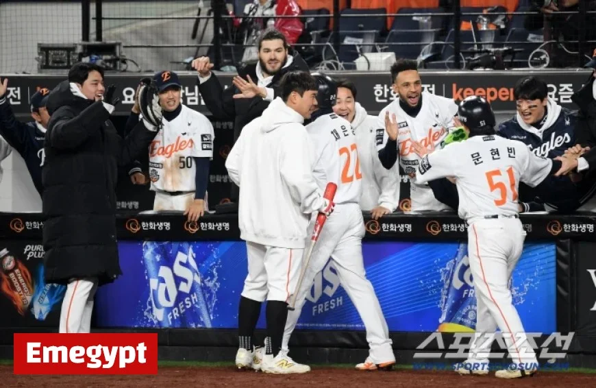 Hanwha’s Moon Dong-ju Overcomes Setback in 8th Inning Turnaround