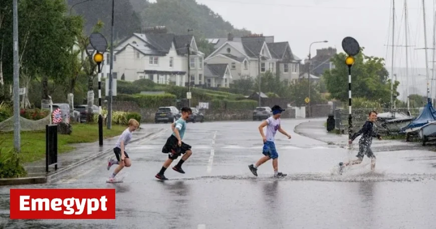 Met Éireann Alerts: Brace for Impact as Hurricane Melissa Nears with Multiple Weather Warnings