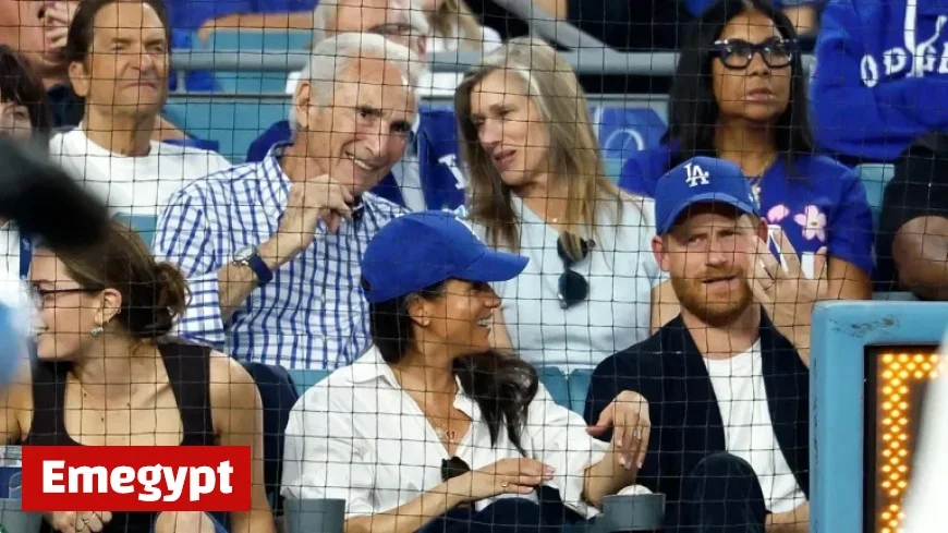 Dodgers Legend Sandy Koufax Sits Behind Royals at World Series