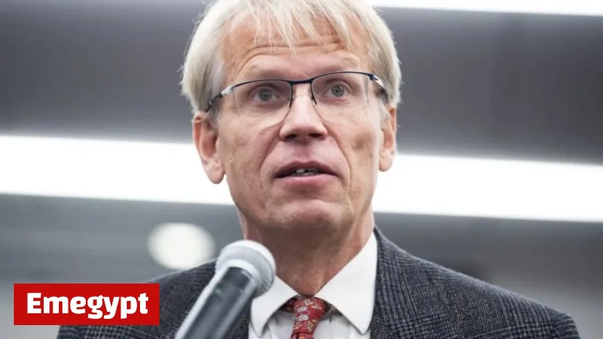 CDC Vaccine Adviser: School Mandates Unnecessary