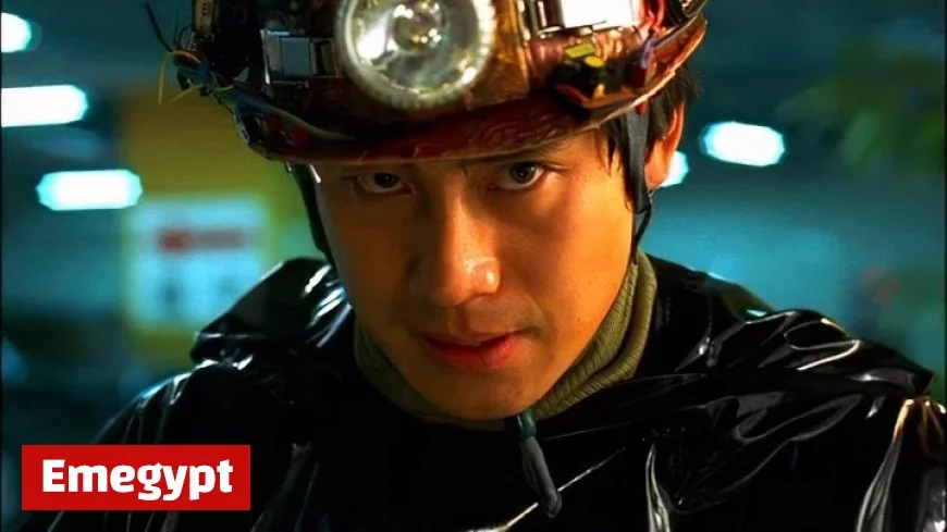 Bugonia Outweirds Its Sci-Fi Psychodrama Inspiration