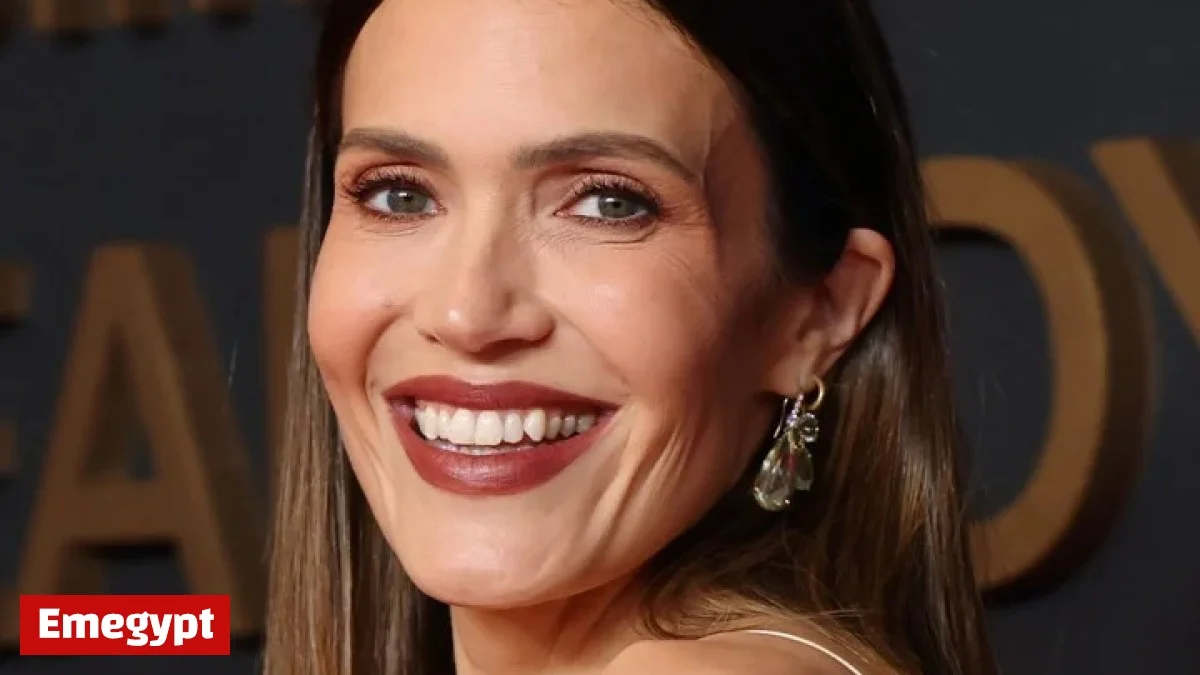 Image for Mandy Moore Inspires Holiday Fashion: Sequins to Cozy Chic Styles