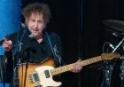 Bob Dylan Returns to the Stage Performing Traditional Folk Ballad After 34 Years