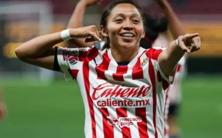 Viridiana Salazar Makes History with 100th Goal in Liga MX Femenil