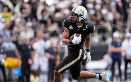 Eli Stowers Overcomes Challenges to Shine as Vanderbilt’s Star Tight End