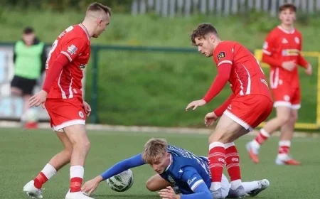 Cliftonville and Linfield Set for Intense Sunday Showdown at Belfast’s Solitude Stadium