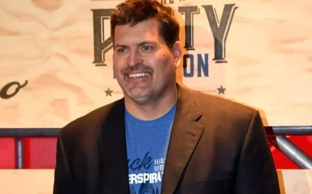 NFL Analyst Mark Schlereth Admits to Urinating on the Floor