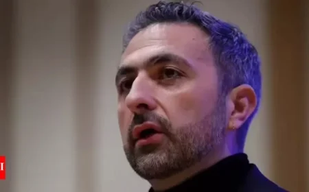 Microsoft AI Chief Suleyman Urges Developers to Cease Unsustainable Projects