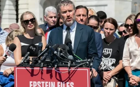 Massie Criticizes Wealthy US Men Amid Prince Andrew’s Title Loss