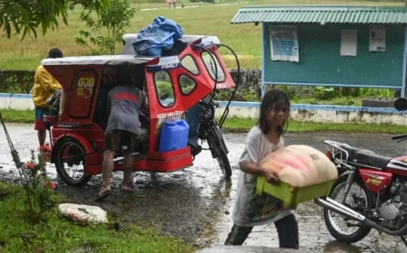 Typhoon Kalmaegi Forces Thousands to Evacuate as It Nears the Philippines
