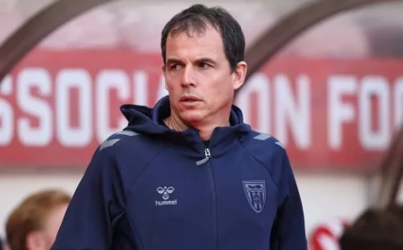 Regis Le Bris May Shock Fans with Unexpected Decision to Bench Rapidly Improving Sunderland Star at 7pm