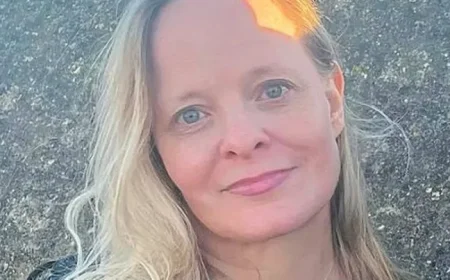 Man Confronts Train Knifeman and Is Shocked by His Words