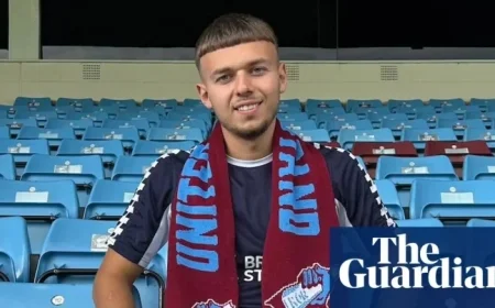 Scunthorpe United Player Suffers Injury in Cambridgeshire Train Stabbing Incident
