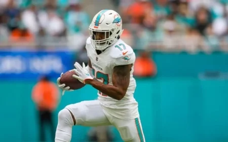Dolphins Unlikely to Trade Star Receiver Jaylen Waddle