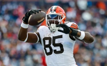 Browns Retain Njoku, Pursue Young Talent Before NFL Trade Deadline