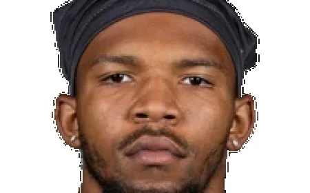 Tony Pollard Gains 11 Touches in Week 9 Defeat