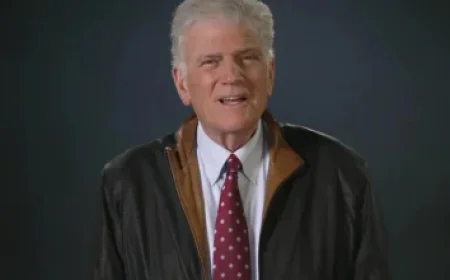 Red Panda Returns to NBA, Performs at Bulls vs. 76ers After Injury