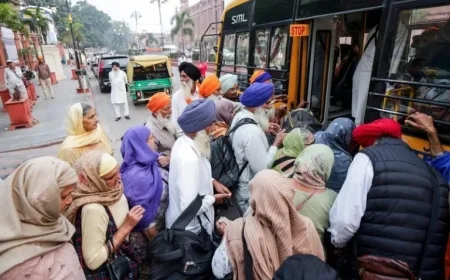Pakistani Officials Deny Hindu Pilgrim Entry with Sikh Group