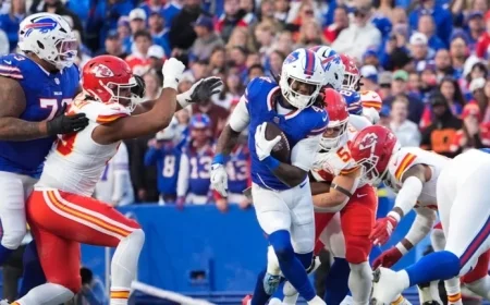 Tony Romo Critiques James Cook’s Running Play in Bills vs. Chiefs Game