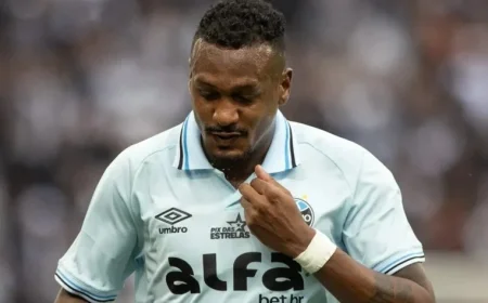 Grêmio Fans Criticize Edenílson, Face Nightmare Against Cruzeiro