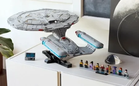 LEGO Unveils Star Trek U.S.S. Enterprise as Black Friday Feature Set