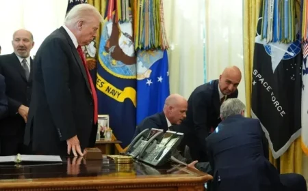 Novo Nordisk Executive Findlay Collapses in Oval Office with Trump