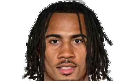 Pat Bryant Secures Two Catches in Week 9