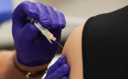 Experts Warn Conflicting Covid Shot Advice May Lower Vaccine Rates Further