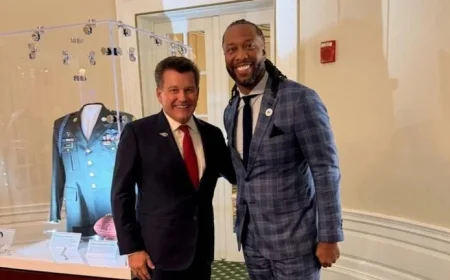 Larry Fitzgerald Receives Champion Award from Pat Tillman Foundation