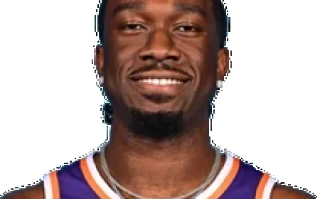 Mark Williams Shines with Impressive Double-Double in Defeat