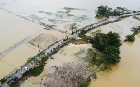 Urgently Repair Broken Hue Dam to Aid Flood Relief Efforts