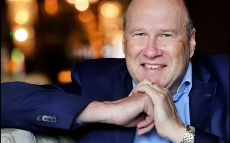 Wexford Councillor Criticizes Ivan Yates and Fianna Fáil for Exclusive Inner Circle Membership