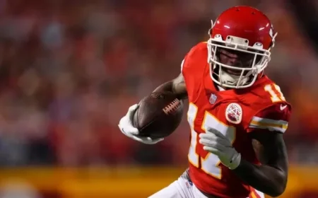 Bills Sign Hardman to Practice Squad