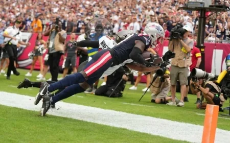 Diggs Showcases Athleticism with Stunning Fourth-Down Touchdown Catch