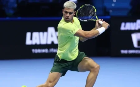 Alcaraz Channels Federer with a Balletic One-Handed Backhand Against Fritz