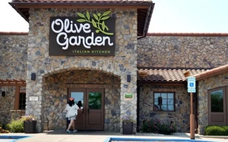 Olive Garden in New York to Close for Major Holidays