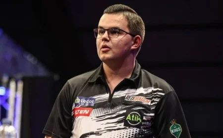Gian van Veen Triumphs Over Lisa Ashton in Exciting Grand Slam of Darts Debut
