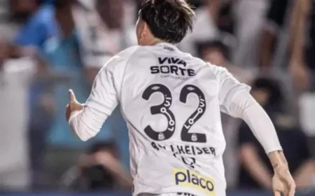 Rollheiser Celebrates Goal in Santos Classic and Thanks Fans for Their Support After a Great Match